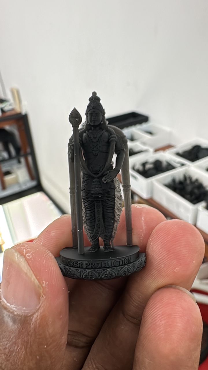 Interactive 3D Statue Showcase
